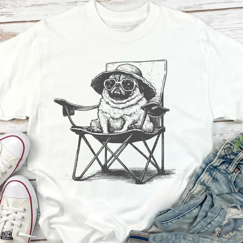 Vintage Pug Beach T-Shirt - Funny Relaxing Pug in Chair Tee, Retro Summer Pug Lover Gift